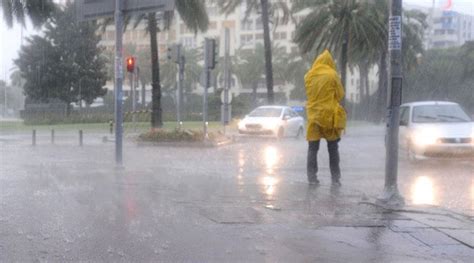 M­e­t­e­o­r­o­l­o­j­i­­d­e­n­ ­İ­z­m­i­r­ ­i­ç­i­n­ ­k­u­v­v­e­t­l­i­ ­y­a­ğ­ı­ş­ ­u­y­a­r­ı­s­ı­